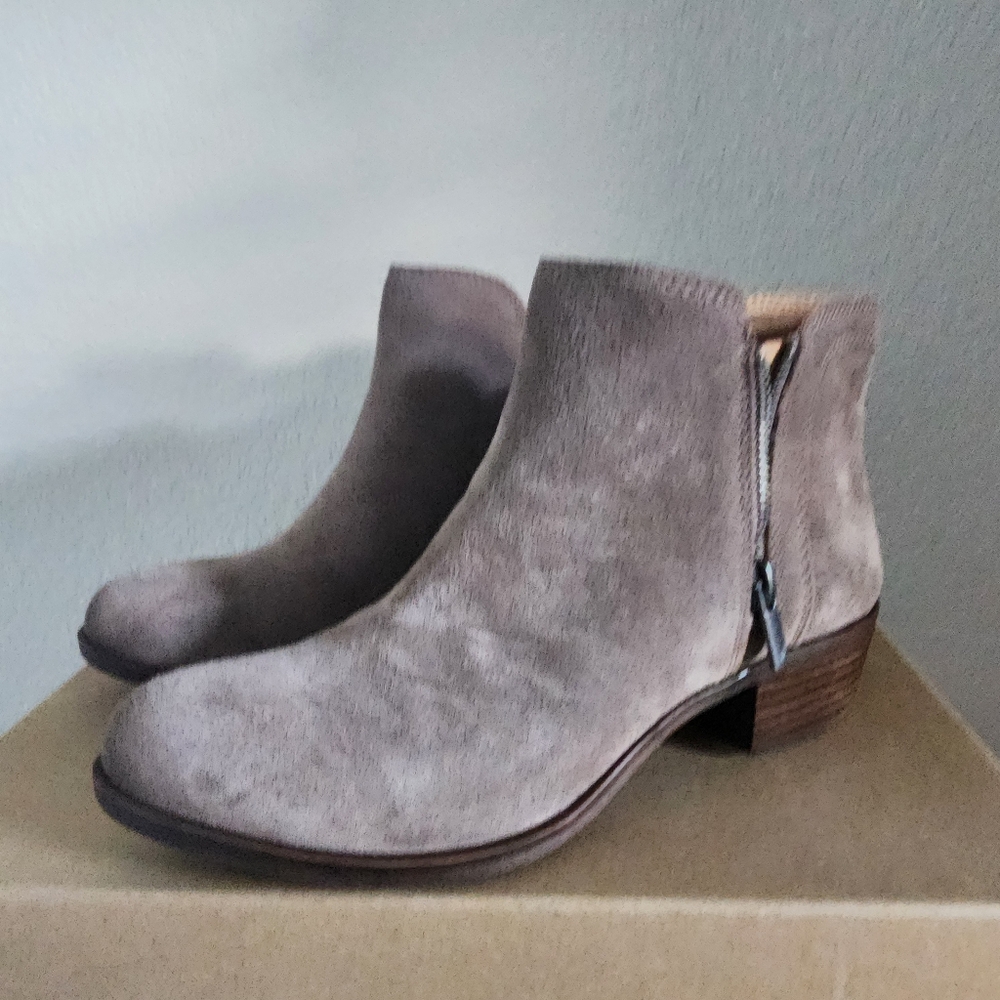 Women's Suede Ankle Boots - Taupe
